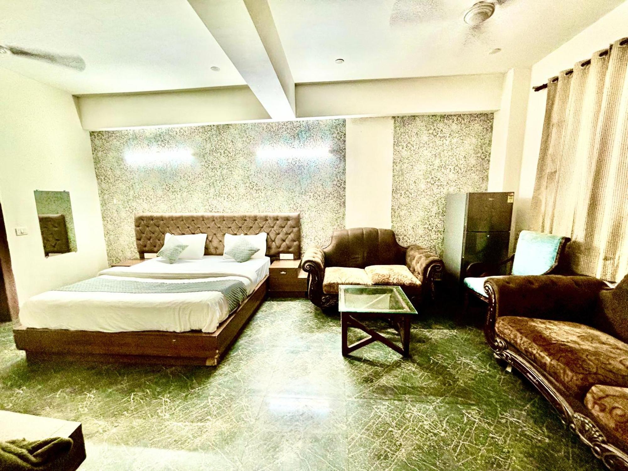 Hotel Pushpanjali نيودلهي المظهر الخارجي الصورة